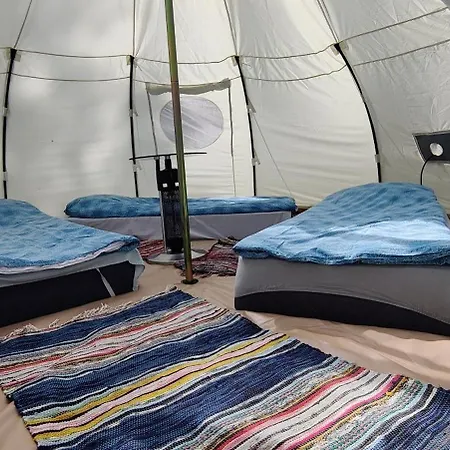 豪华帐篷 Paeikesekivi Keskus *