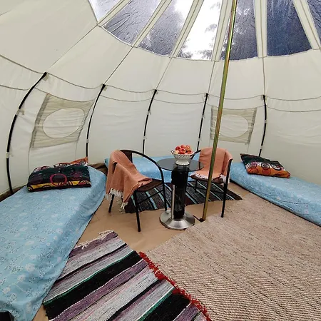 Luxury tent Paeikesekivi Keskus *