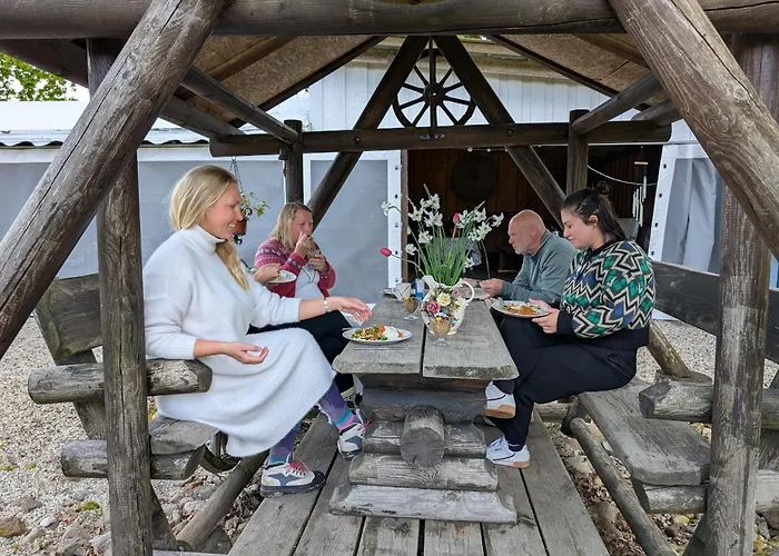 Paeikesekivi Keskus *